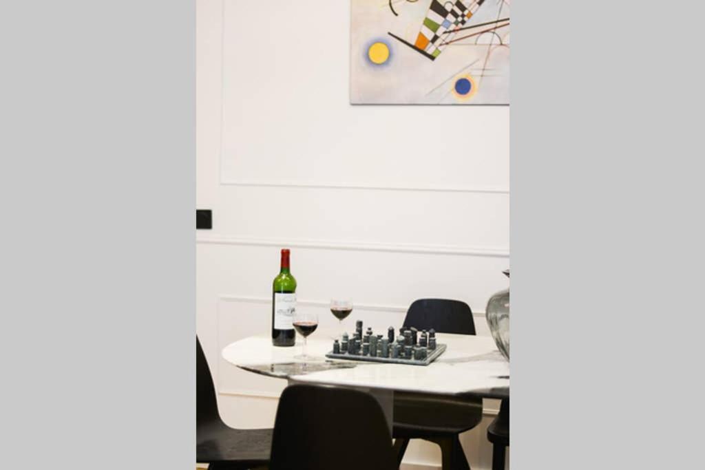 Apartament Amazing 10Bed In The Heart Of Le Marais And Suprises... Paryż Zewnętrze zdjęcie