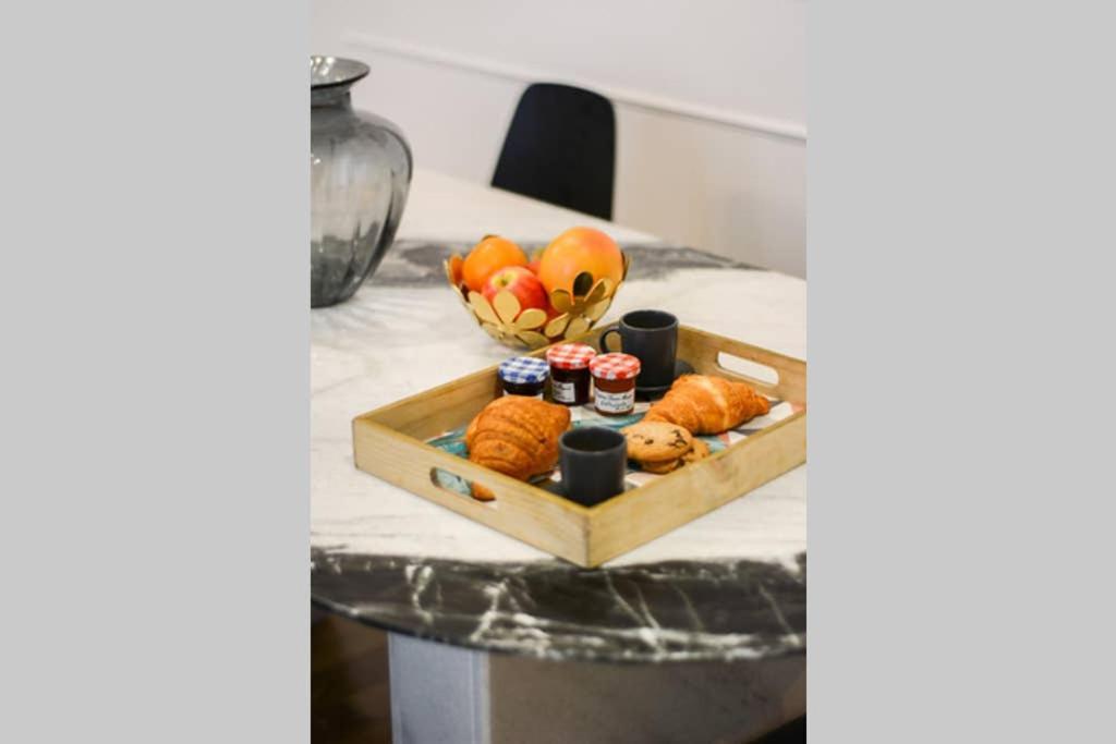 Apartament Amazing 10Bed In The Heart Of Le Marais And Suprises... Paryż Zewnętrze zdjęcie